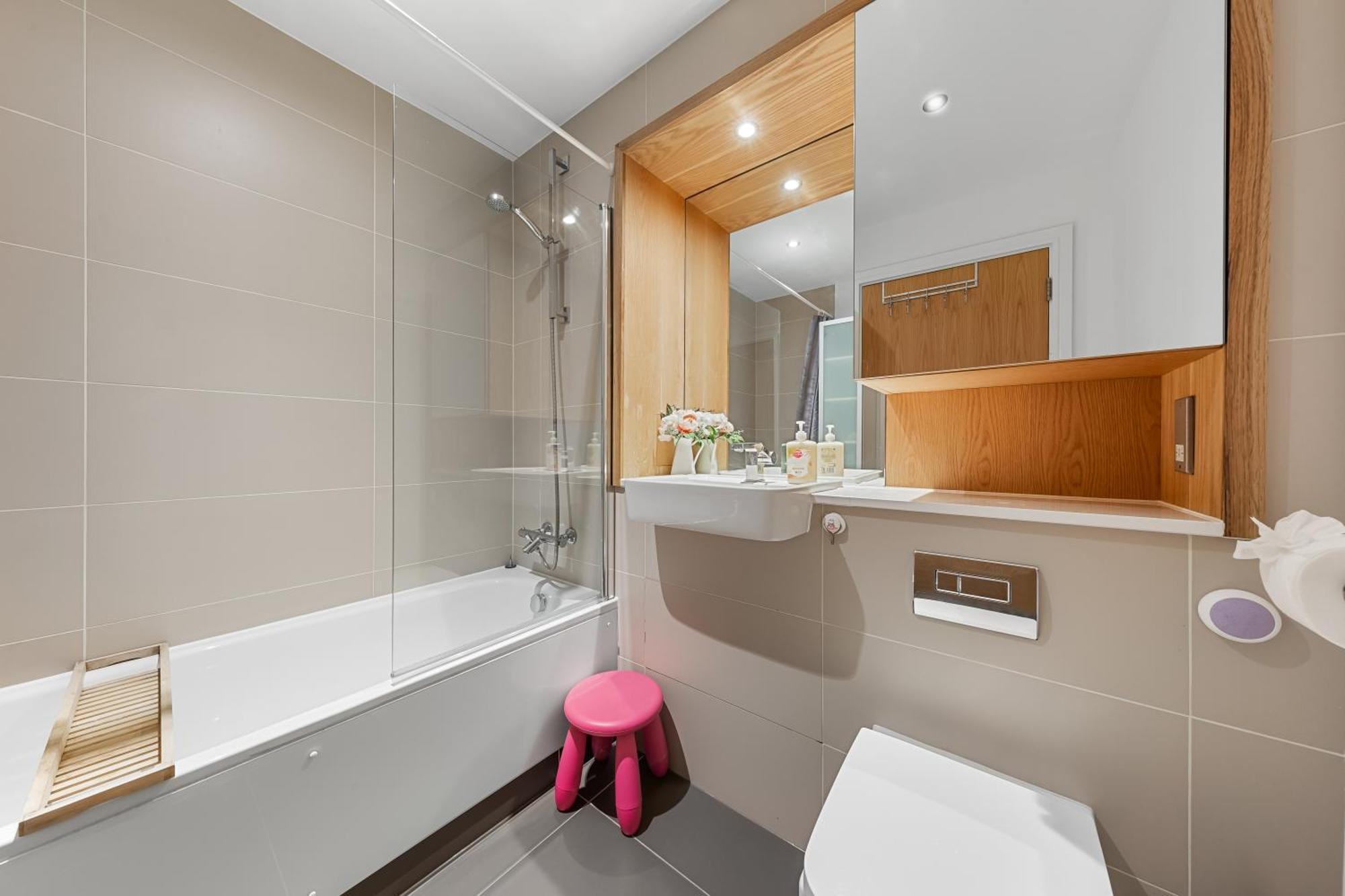 Trendy 2 Bed Flat In Greenwich With Car Parking Londra Exterior foto