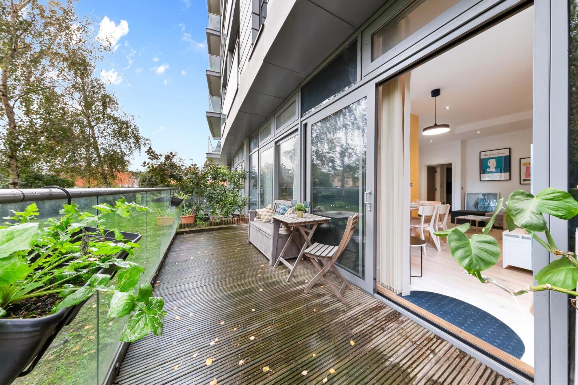 Trendy 2 Bed Flat In Greenwich With Car Parking Londra Exterior foto